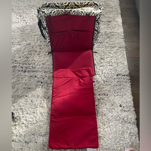 Designer diaper bag with diaper changing pad and backpack straps. - Picture 4 of 5